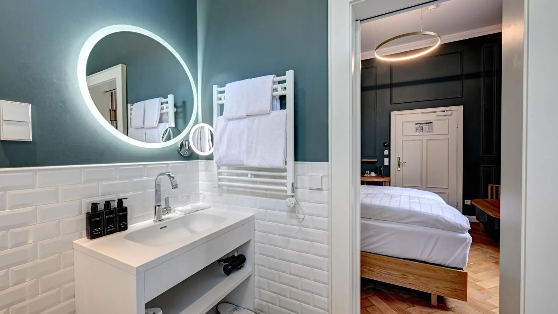 Hotel Uhland Munich 3*,
